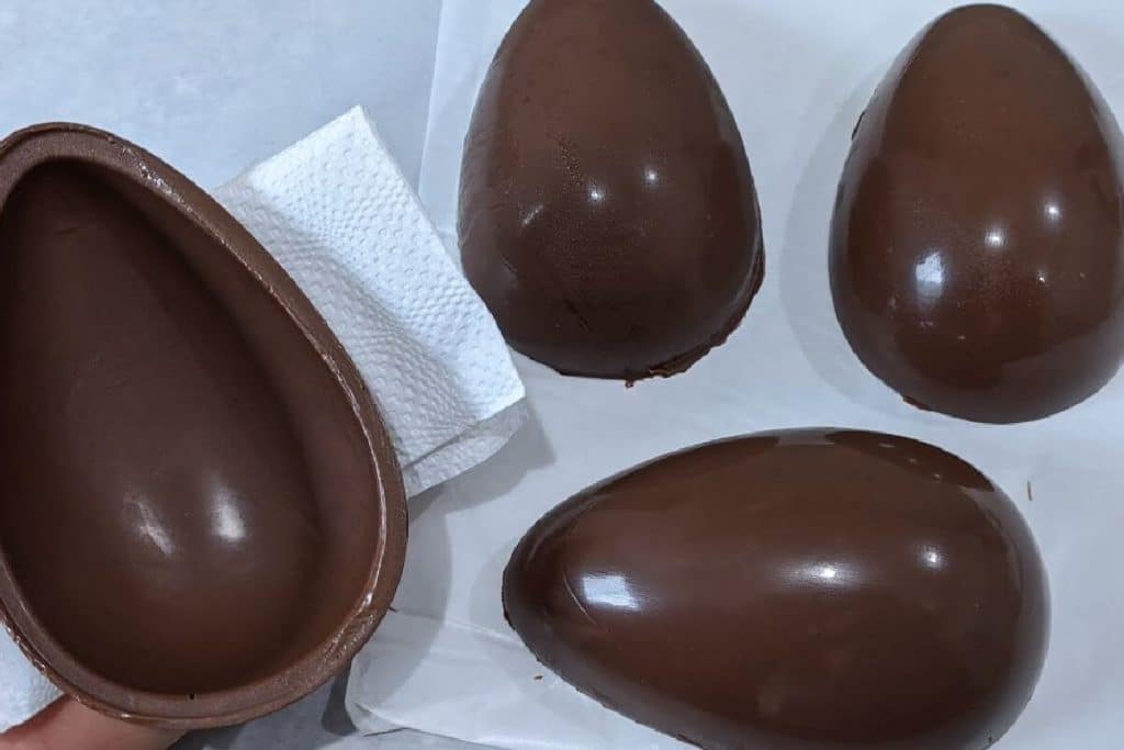 como fazer cascas de ovo de páscoa