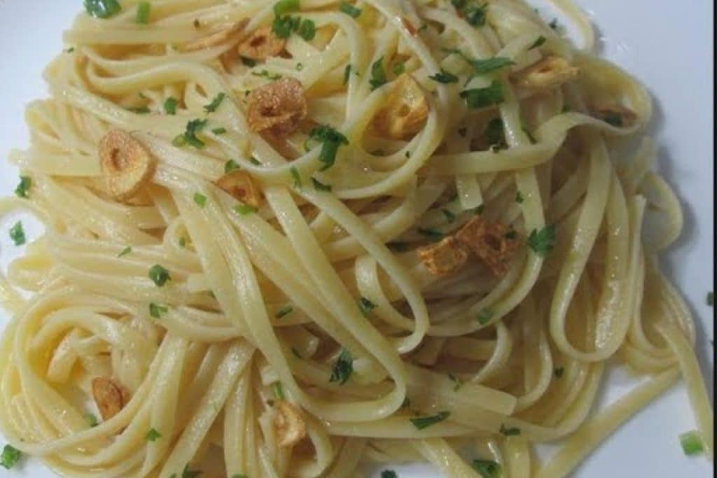 Restaurant Garlic and Oil Pasta