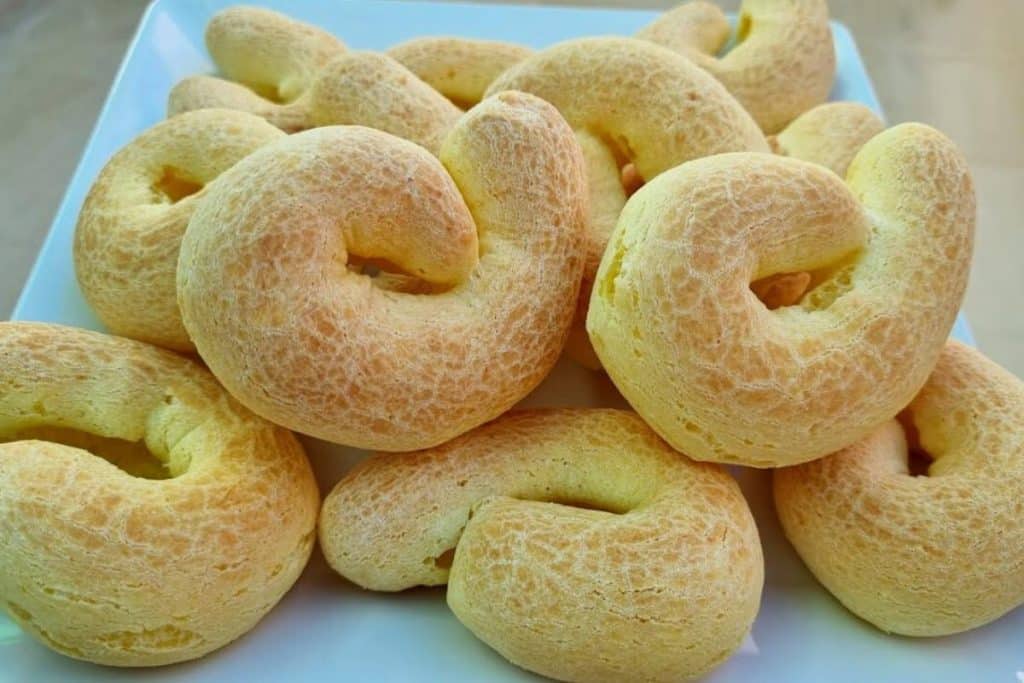 Biscoito De Queijo Assado