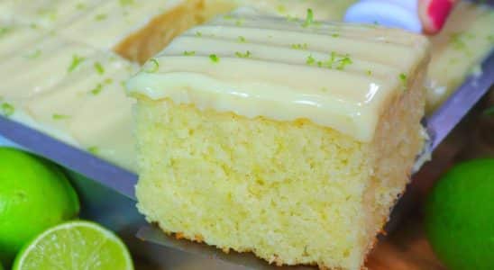 bolo de limão com cobertura