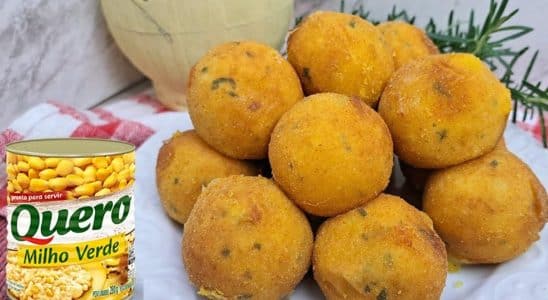 Bolinho De Milho Com Queijo