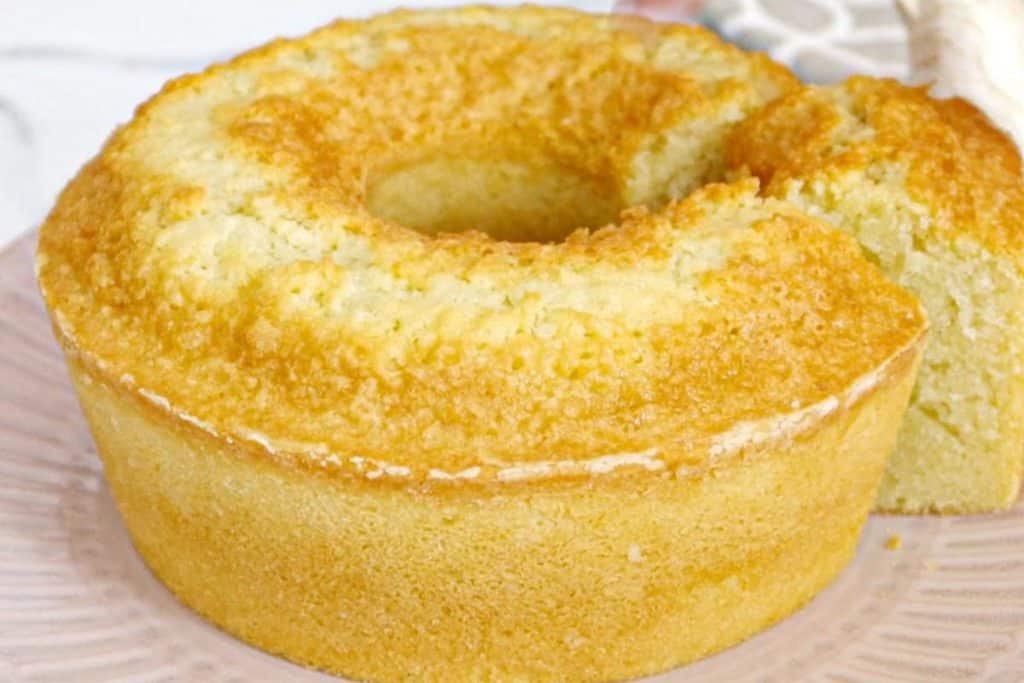 Bolo De Coco Simples