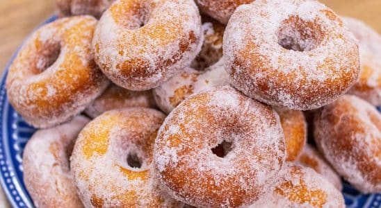 Donuts caseiro super macio para a fazer a alegria da criançada no lanche da tarde 4 donuts caseiro