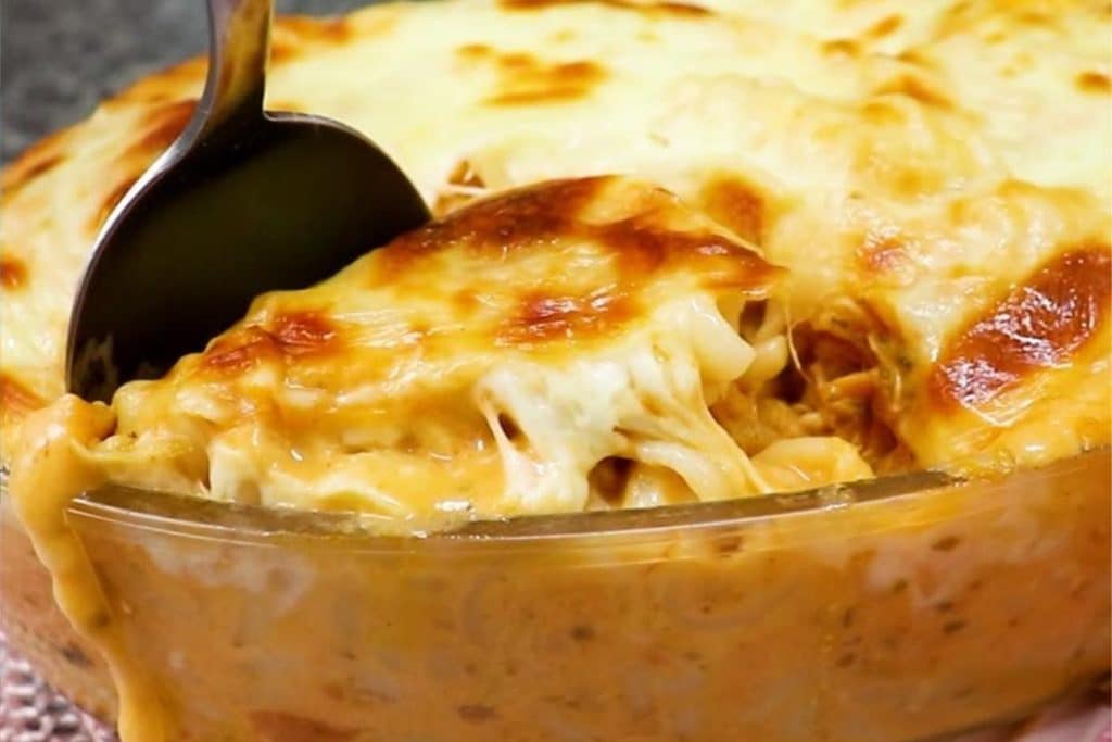 Macarrão Com Frango Cremoso