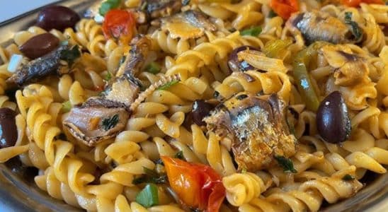 macarrão com sardinha