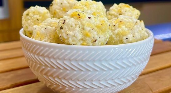 Receita sem glúten de salgadinho de tapioca com apenas 4 ingredientes 1 salgadinho de tapioca
