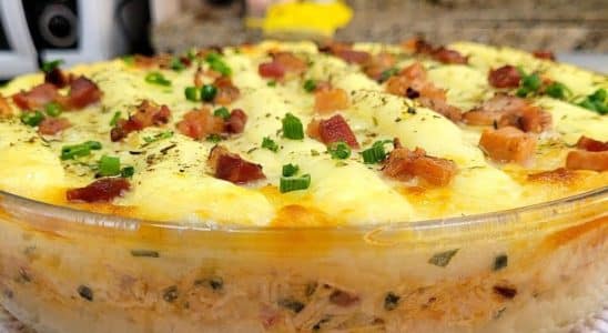 batata recheada na travessa