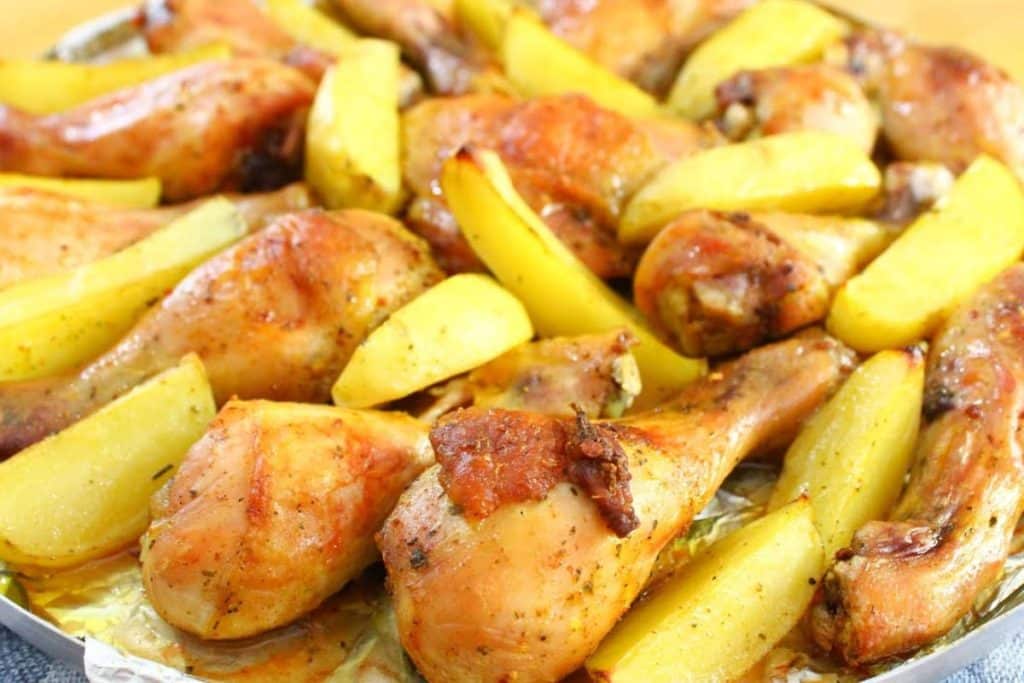 frango assado com batatas