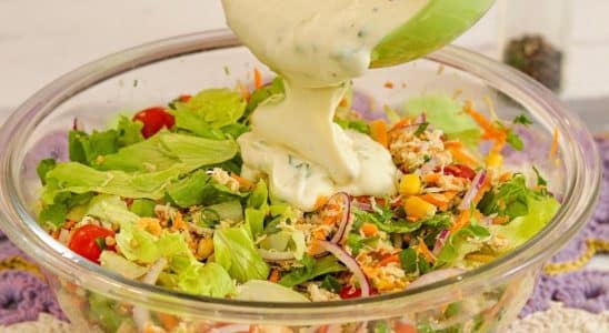 salada com molho especial