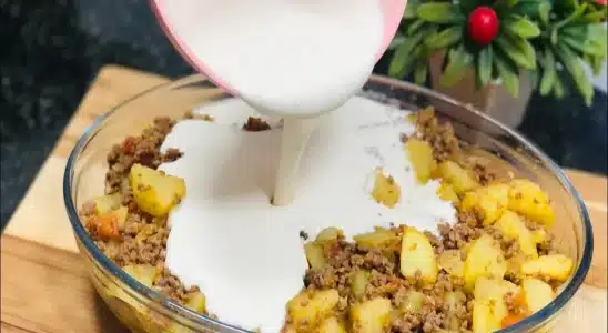 Batata com carne moída: receita de almoço de domingo que você vai adorar 1 batata com carne moída