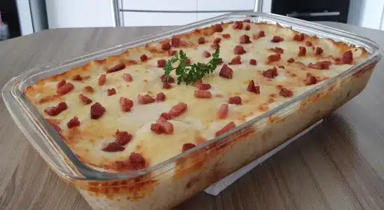 Receita de batata gratinada para o almoço que fica maravilhosa e não dá trabalho para fazer 1 batata gratinada