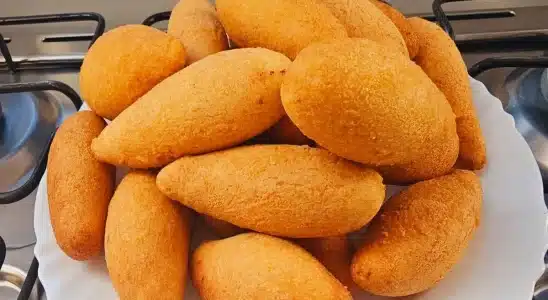 Bolinho de polvilho doce: você vai achar uma delícia e querer fazer 2 vezes na semana 3 bolinho de polvilho doce