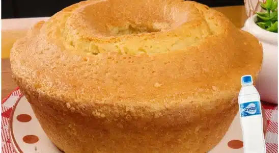 Bolo d'água fofinho e gostoso muito simples de fazer para o café da tarde 4 bolo d'água