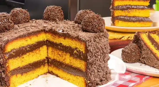 Bolo de cenoura dos sonhos: não precisa ser confeiteira para fazer essa maravilha de receita 1 bolo de cenoura dos sonhos