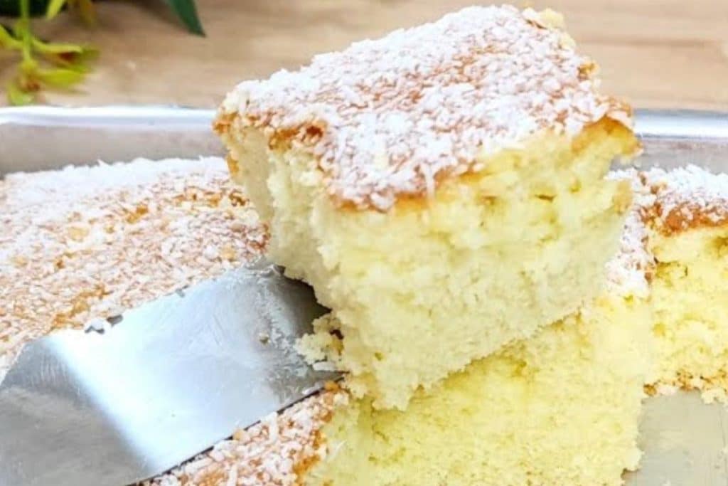 bolo de maisena com coco