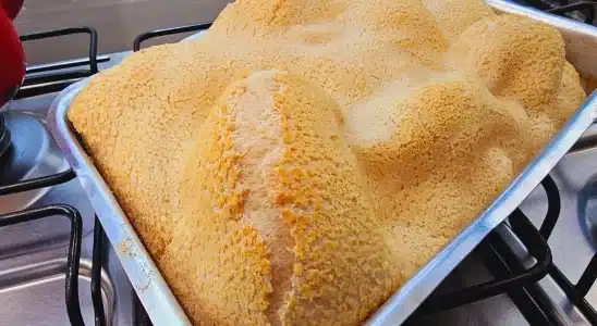 Bolo de polvilho para o café da manhã é uma pedida fácil e gostosa que todo mundo adora 2 bolo de polvilho