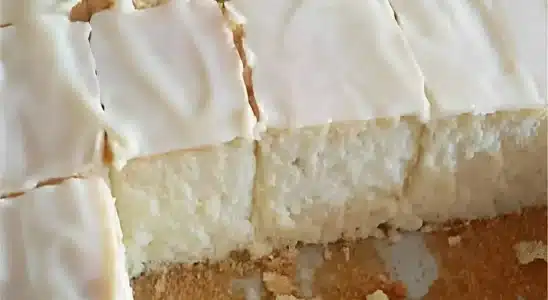 Bolo manta de seda muito fofinho e molhadinho para você fazer no lanche da tarde 4 bolo manta de seda