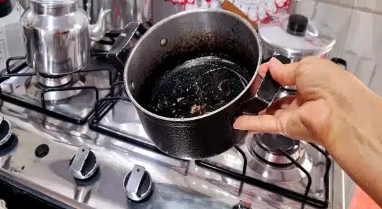 Como limpar queimado de panela: essa dica é sensacional e você vai adorar 2 como limpar queimado de panela