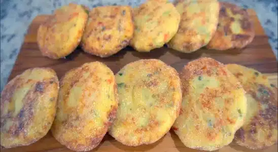 Veja como eu fiz esse croquete de batata delicioso e muito fácil 2 croquete de batata