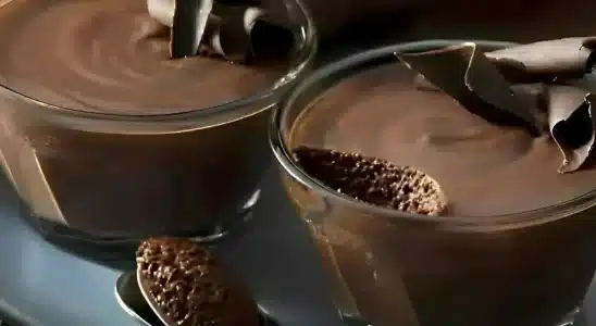 Mousse de chocolate tradicional: desmancha na boca de tão cremoso 4 mousse de chocolate