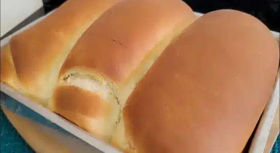 Como fazer um pão caseiro fofinho e que cresce bastante em qualquer dia da semana 1 pão caseiro fofinho