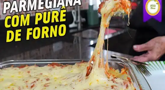Parmegiana de frango feita no forno com purê de batata é ótima pedida para o fim de semana 1 parmegiana de frango