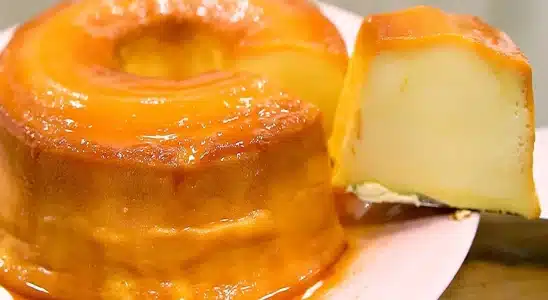 Pudim de leite com consistência perfeita que fica pronto em só 10 minutos 1 pudim de leite