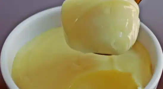 Sobremesa com 2 ingredientes super cremosa e bem fácil de preparar 4 sobremesa com 2 ingredientes