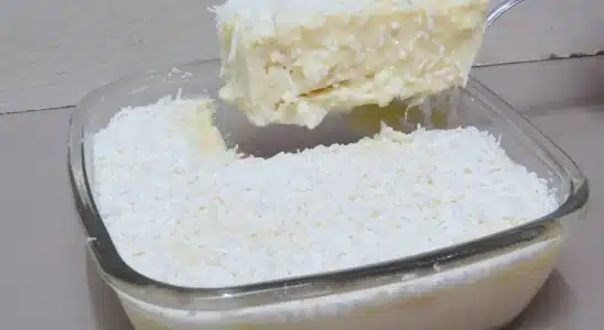 Sobremesa gelada de coco: você não vai encontrar delícia mais cremosa que essa 1 sobremesa gelada de coco