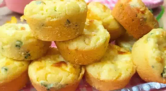 Bolinho salgado leve e saboroso: vai muito bem no café da manhã ou da tarde 4 bolinho salgado