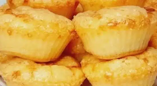 Bolinho sem trigo e sem açúcar para comer no lugar do pão francês no café da manhã 2 bolinho sem trigo