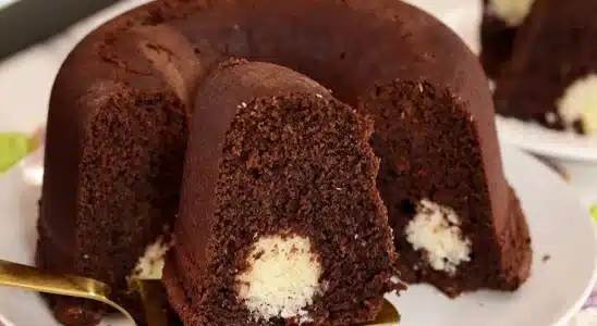 Bolo caseirinho de prestígio: tão gostoso que dá água na boca só de olhar 2 bolo caseirinho de prestígio