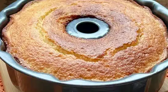 Bolo chama visita: daqueles que espalha o aroma pela casa toda enquanto tá assando 2 bolo chama visita