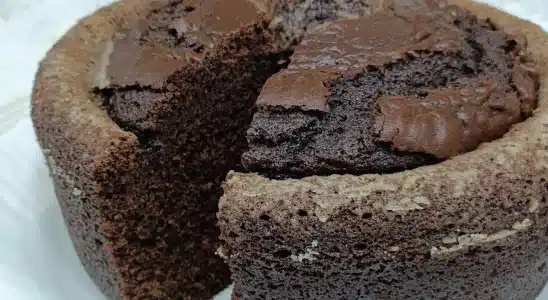 Bolo de cacau diferentão para você servir no café da manhã ou da tarde 4 bolo de cacau