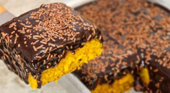 Bolo de cenoura com cobertura: veja o segredo para a massa não ficar pesada 4 bolo de cenoura