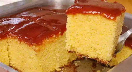 Bolo de fubá com goiabada na cobertura e não leva farinha de trigo 3 bolo de fubá com goiabada