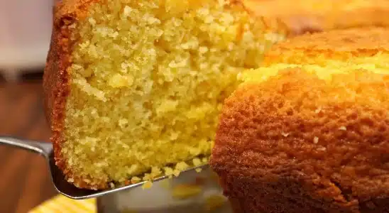 Bolo de laranja tradicional: fofinho e molhadinho para saborear com uma xícara de café 3 bolo de laranja