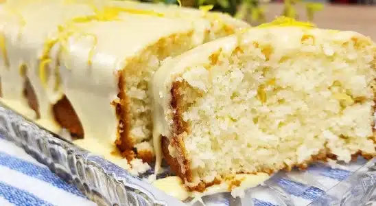 Bolo de limão siciliano maravilhoso com uma cobertura bem cremosa e fácil de fazer 3 bolo de limão siciliano