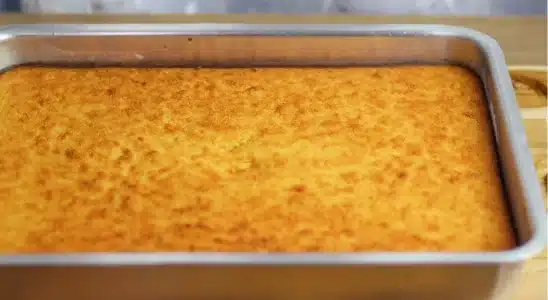 Bolo de mandioca com coco da vovó: depois que aprendi quero fazer toda semana 4 bolo de mandioca