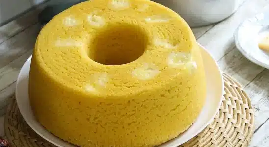 Prepare o cafezinho para esperar esse bolo de milho cremoso ficar pronto 1 bolo de milho cremoso