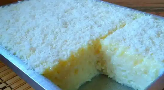 Bolo de tapioca daqueles bem molhadinhos e que desmancham na boca 1 bolo de tapioca