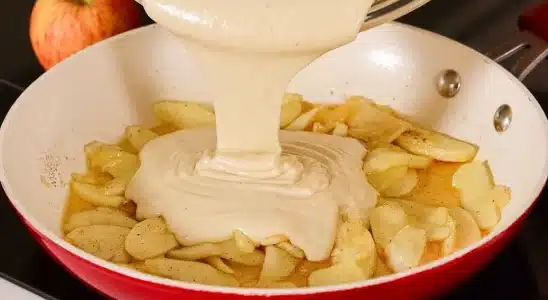 Bolo na frigideira que fica pronto rapidinho e você vai querer fazer 3 vezes na semana 3 bolo na frigideira