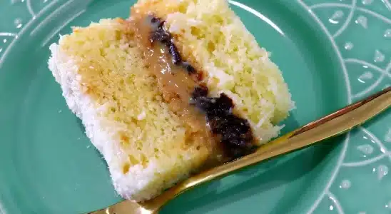 Bolo olho de sogra fácil de fazer com massa fofinha e recheio bem cremoso 4 bolo olho de sogra