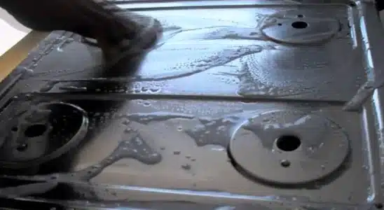 Como tirar manchas do fogão depois de preparar seu almoço de domingo 2 como tirar manchas do fogão