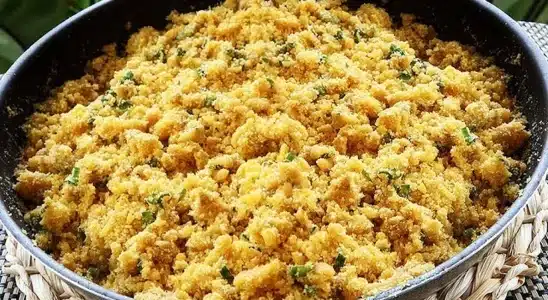 Farofa de banana bem molhadinha e saborosa: deliciosa para comer com carne assada 4 farofa de banana