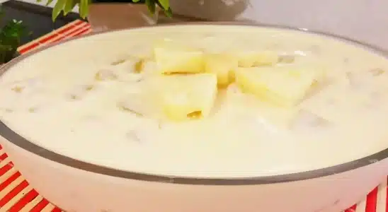 Sobremesa de domingo: gelado de abacaxi super cremoso e geladinho 1 gelado de abacaxi