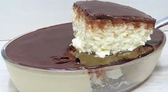 Gelado de coco com ganache de chocolate para arrasar na hora da sobremesa 1 gelado de coco