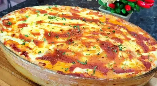 Mandioca recheada: aqui em casa minha família não quer comer mandioca de outro jeito 4 mandioca recheada