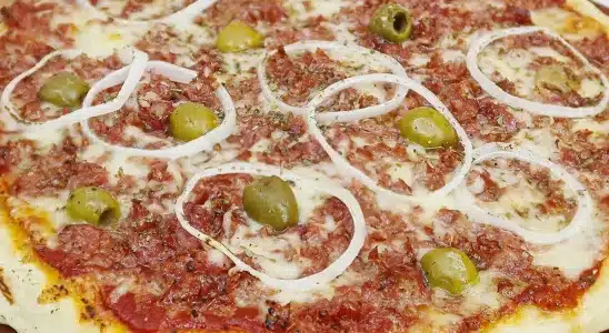 Massa de pizza caseira: fica tão boa que você não vai mais gastar com pizzaria 2 massa de pizza caseira