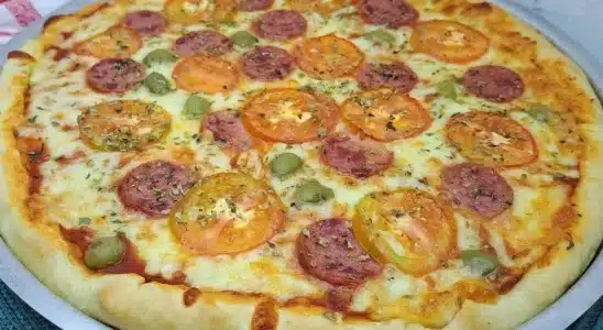 Massa de pizza caseira para você não gastar dinheiro na pizzaria no sábado à noite 3 massa de pizza caseira